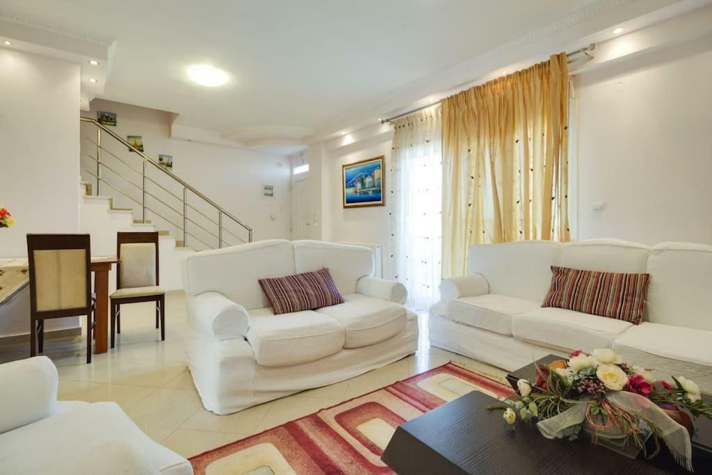 Villa Natali Flogita Bagian luar foto